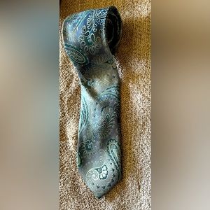 BEAUTIFUL George Blue Silvery Paisley Necktie